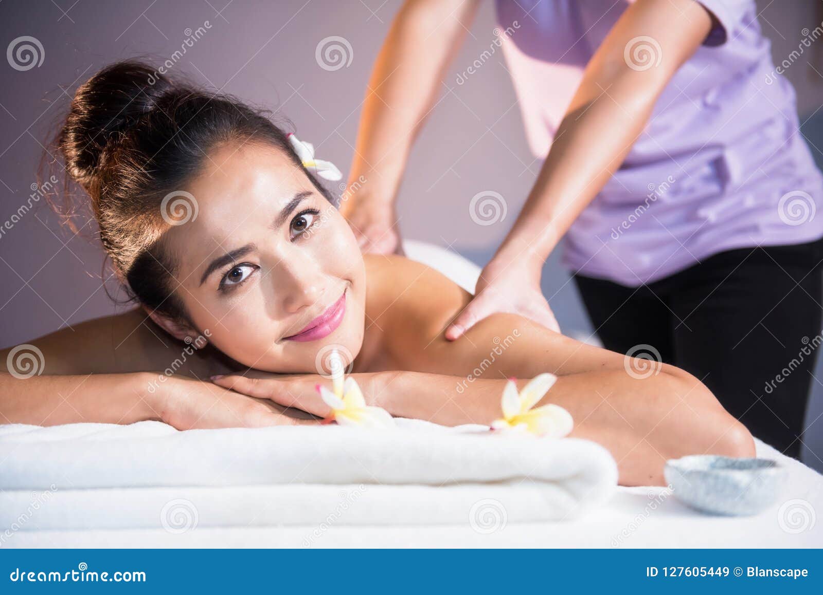 on girl massage Asian girl oil