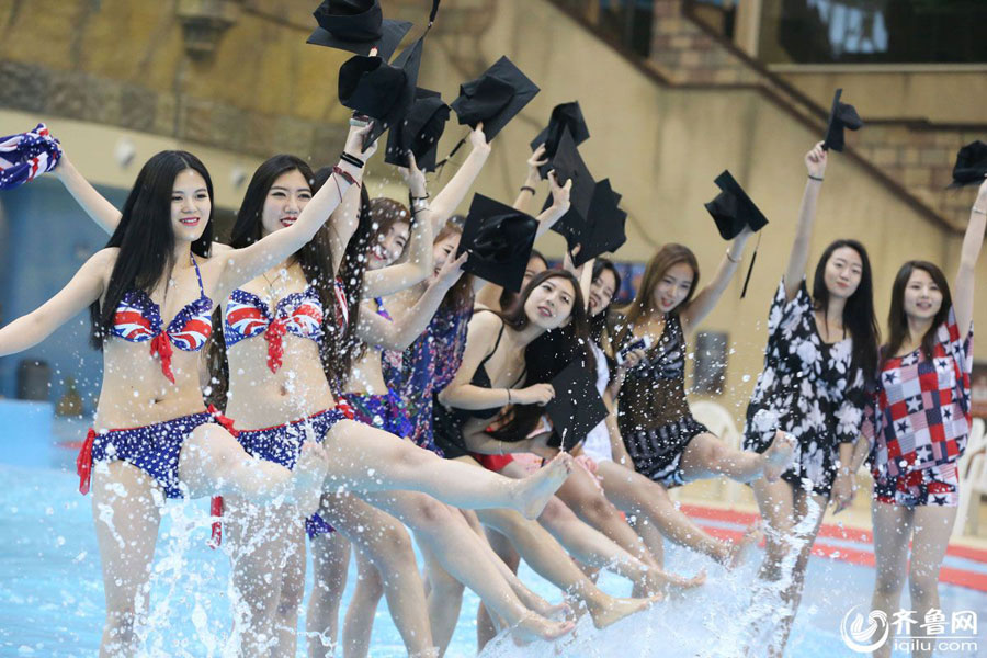 bikini Chinese students